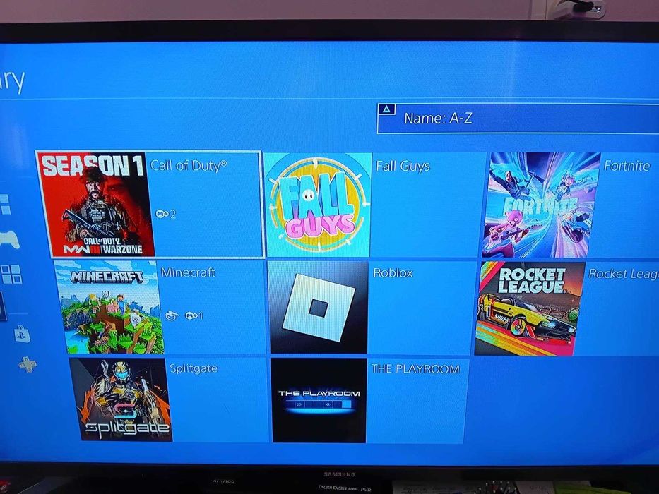 PlayStation 4 Slim 500GB + 2 НОВИ джойстика + ХИТ ИГРИ (Fortnite, Minecraft, CoD)