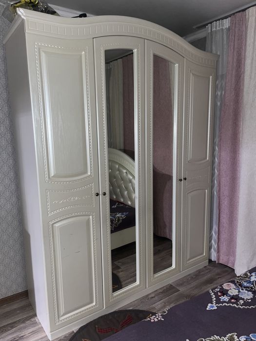 Продам спальный гарнитур