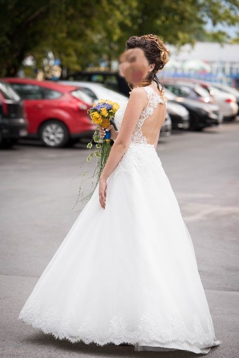 Уникална булчинска рокля с турска дантела и гол гръб ПРОМО