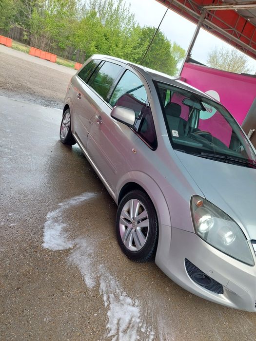 Opel Zafira  2011