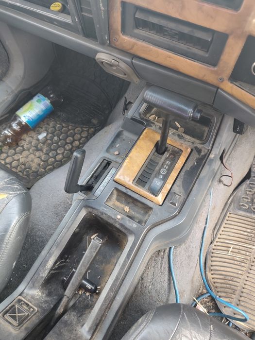 Джеп чероки хж 4000 бензин десен волан на части