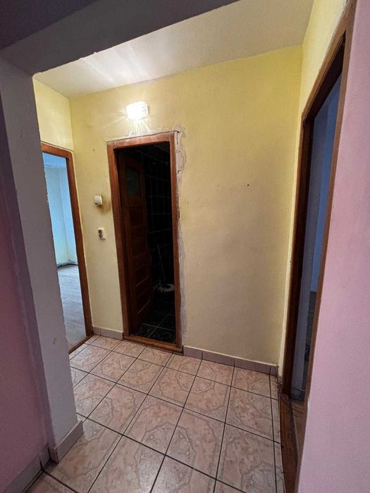 Vand Apartament 2 Camere Decomandat, Etaj Intermediar - DOBROGEI