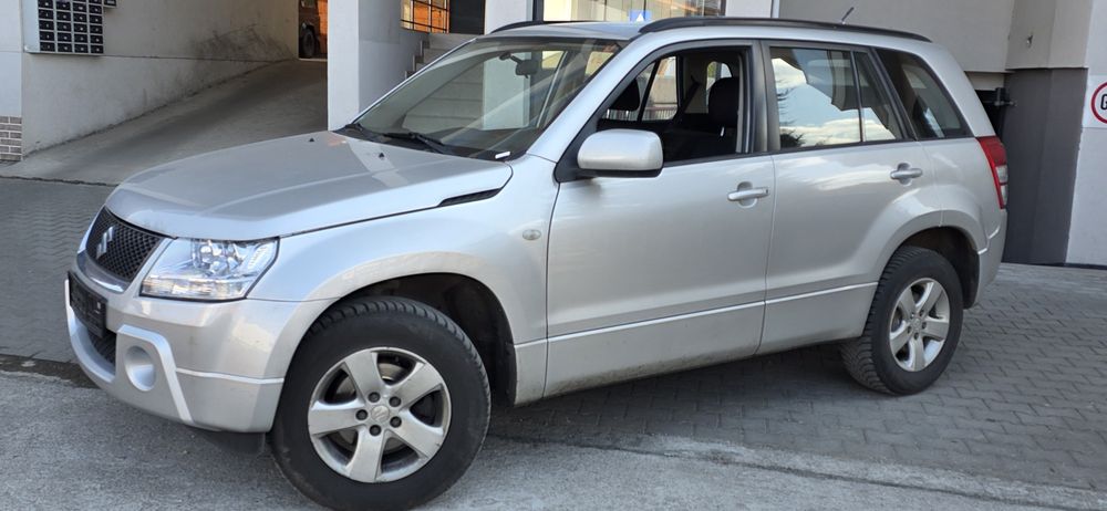 Suzuki Grand Vitara 2.0i-16V-140 cp 4x4