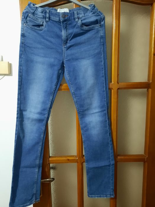 Lot 5 perechi de blugi și o pereche pantaloni de trening
