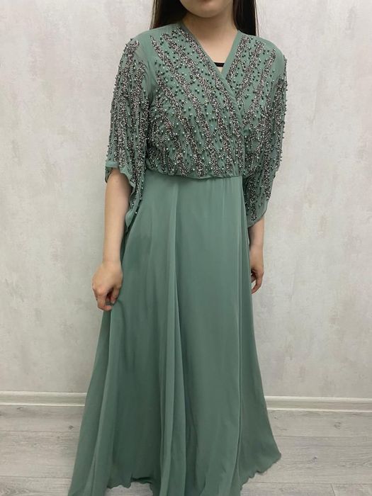 Платье нарядное .