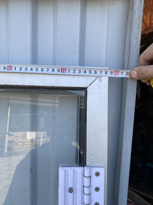 Продается дверь стеклянная