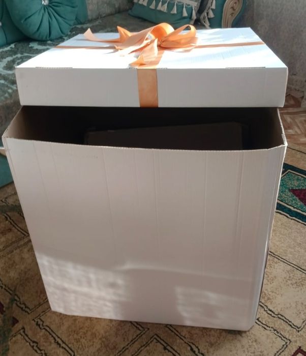 Продам коробку сюрприз .