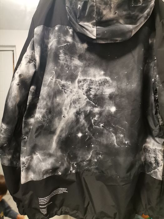Пролетно яке H & M NASA ново