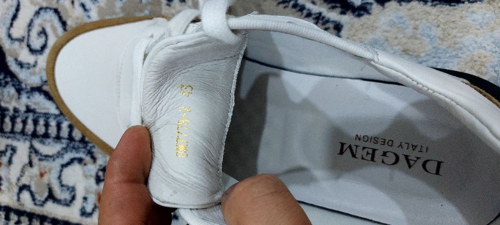 Продам кроссовки