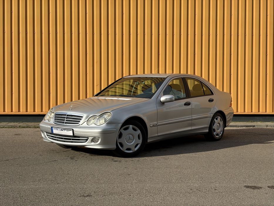 MERCEDES-BENZ C-Class 2005