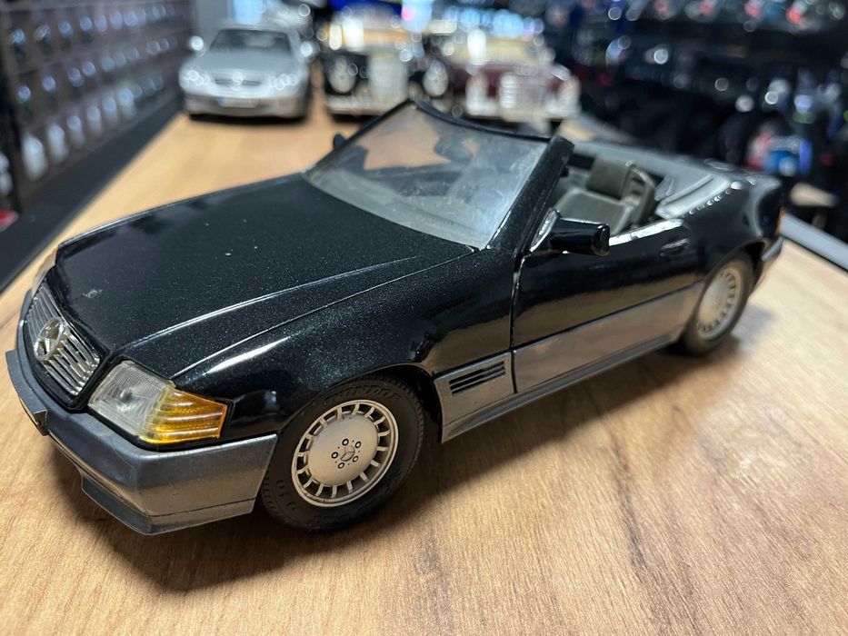 МАISTO колекционерски модел MERCEDES SL500 ROADSTER 1993г. 1:18 мащаб