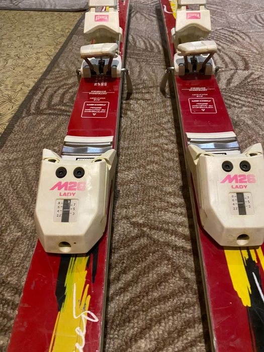 Продам лыжи. Мужские Elan. Женские, подойдут для обучения детей.