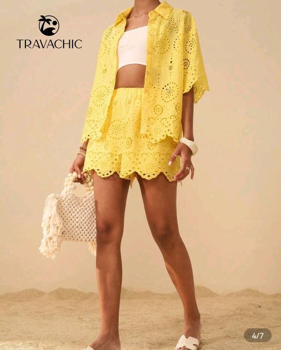 Къси панталонки с бродерия от Shein