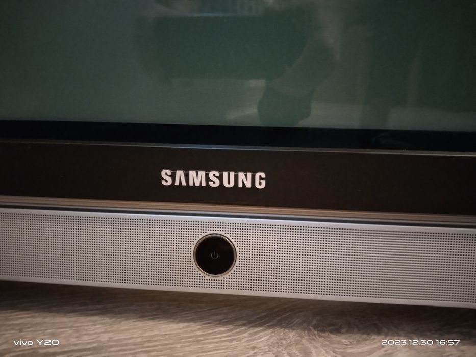 Телевизор самсунг продам