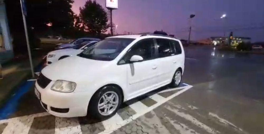 Urgent touran 7 locuri fara fiscal