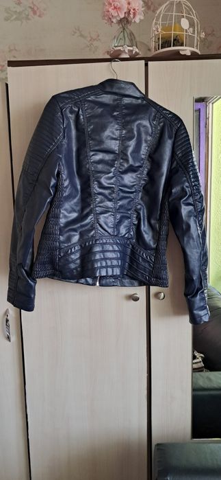 Дамско тъмно синьо кожено яке