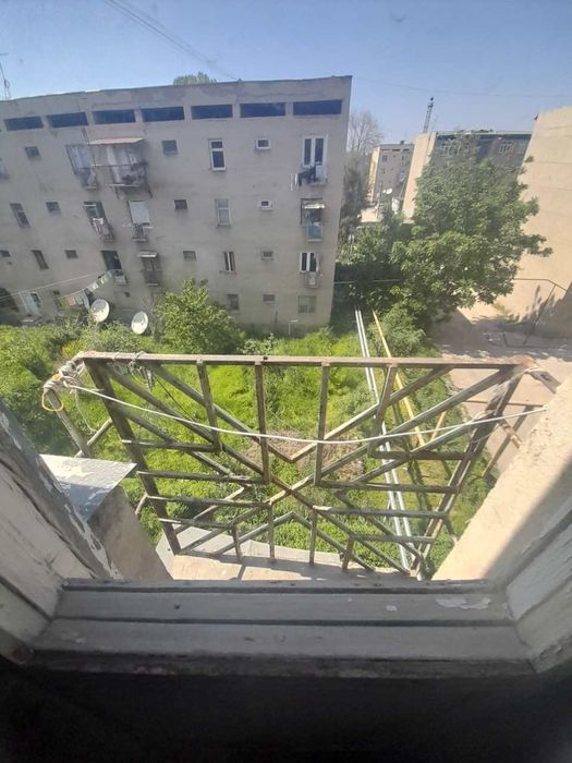 Kvartira srochna sotiladi