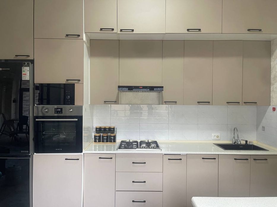 Уй сотилади 6 хонали