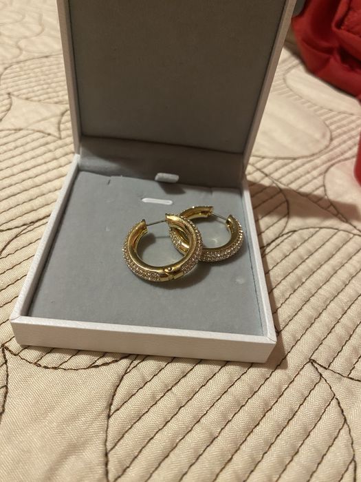 cercei  swarovski   dextera  stare foarte buna