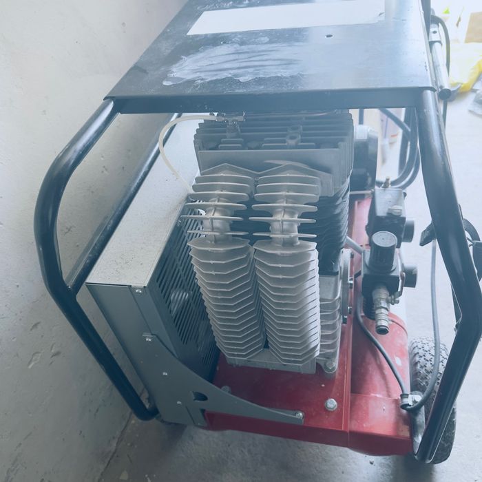 Compresor profesional Rocky695 trifas pt constru industriale,tencuieli