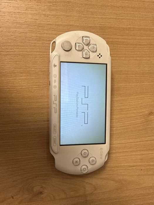 Sony PSP E1004 Street — оригинал, отличное состояние