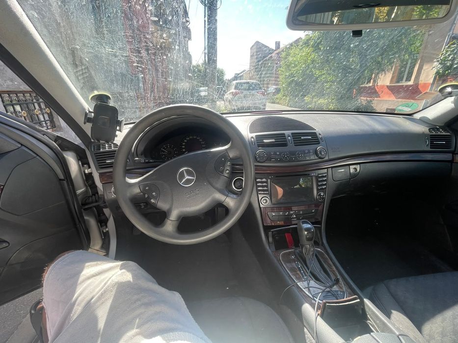 Mercedes Benz E220