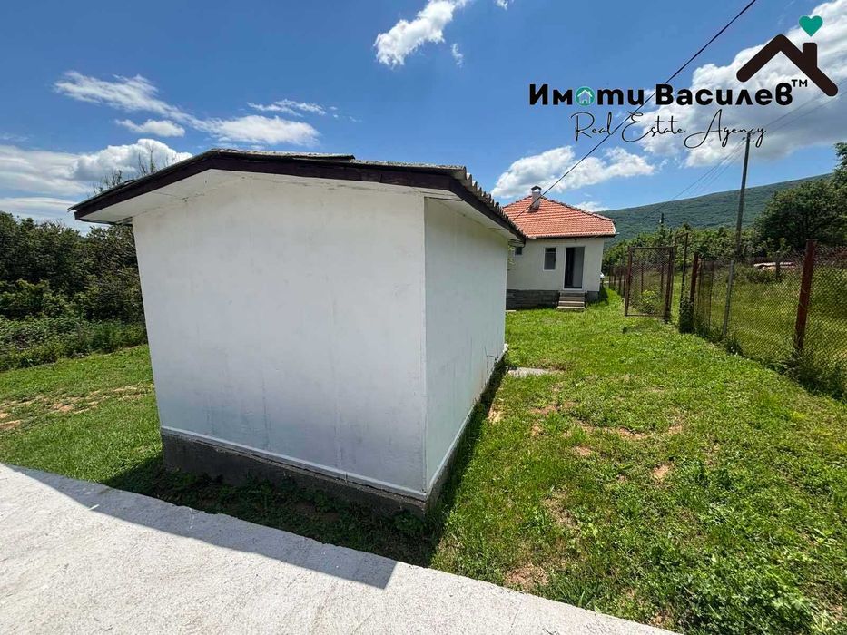 Продава КЪЩА област София, гр. Годеч с. Върбница