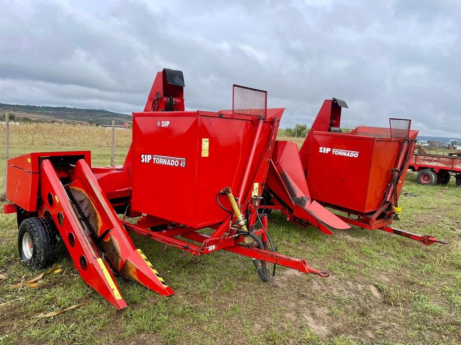 Vând culegătoare de porumb