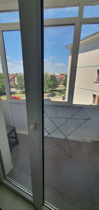 Inchiriez apartament