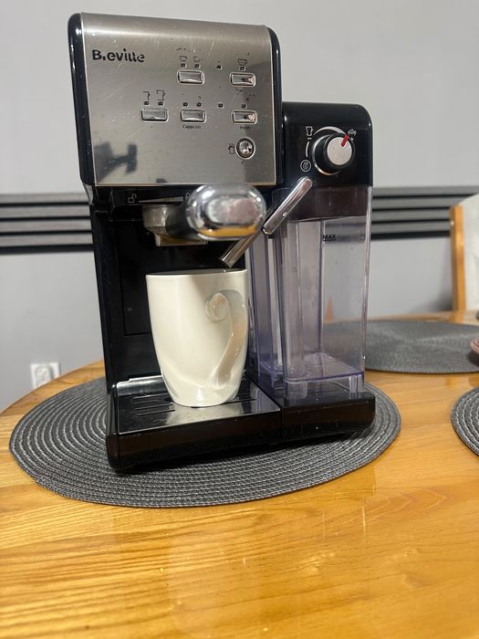 Кафе машина Breville за Капучино и Лате