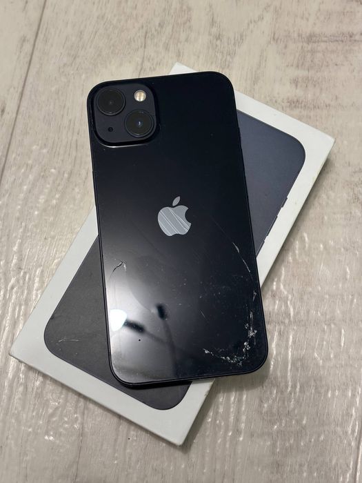 Продам iPhone 13