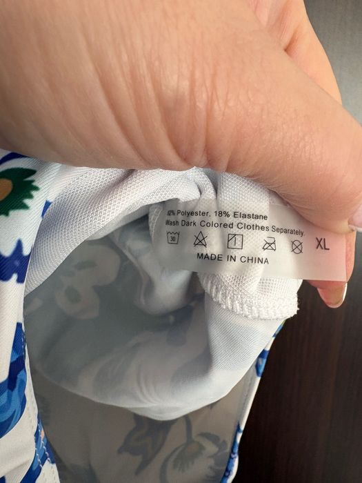 Дамски цял бански