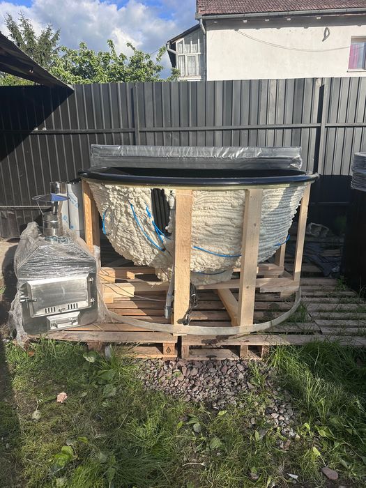 Ciubăr fibră sticlă 5-6 pers încastrat în terasă  + sobă inox