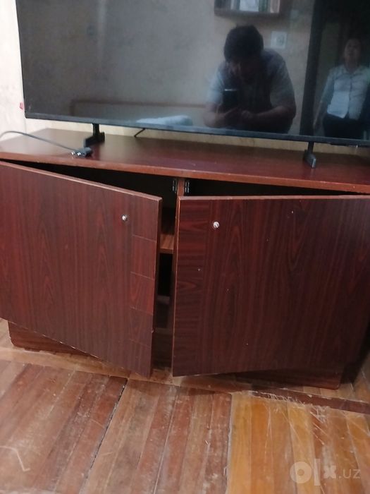 Продам б/у тумбу под телевизор