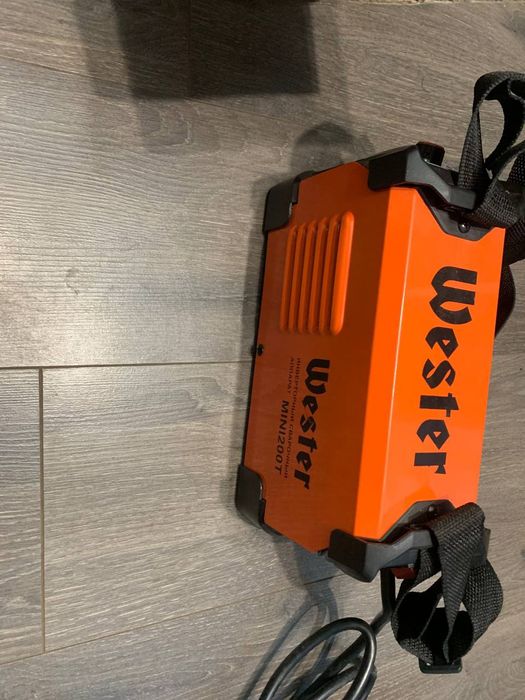 Сварочный аппарат.  Wester mini 200T оргинал производства чехия.
