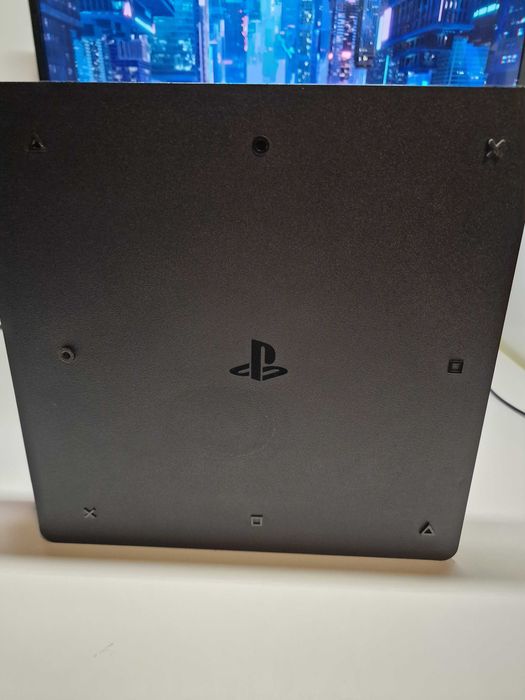 Vand PS4 slim 1TB + jocuri
