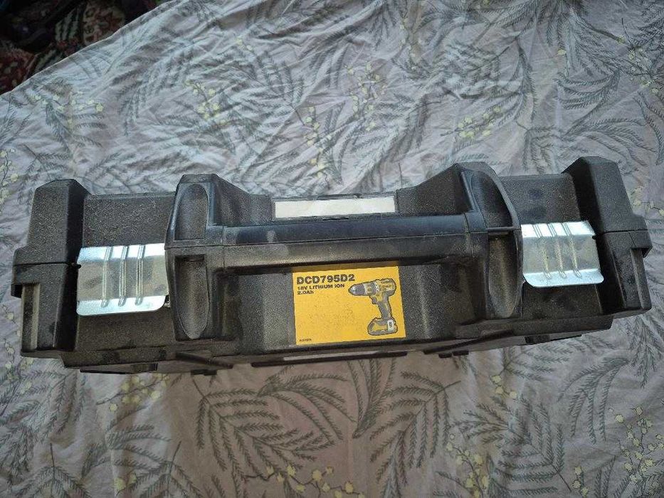 Cutie Dewalt pt autofiletanta, noua, 100 ron