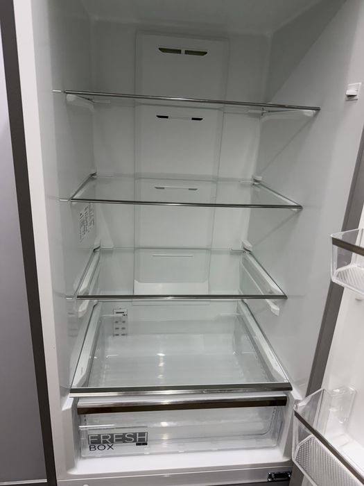 Холодильник срочно Midea 100тыс