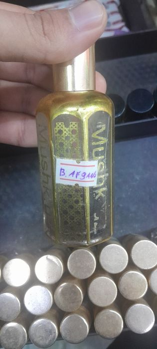 Yevropada kelgan atir yogʻlari  optimga va gramga sotiladi