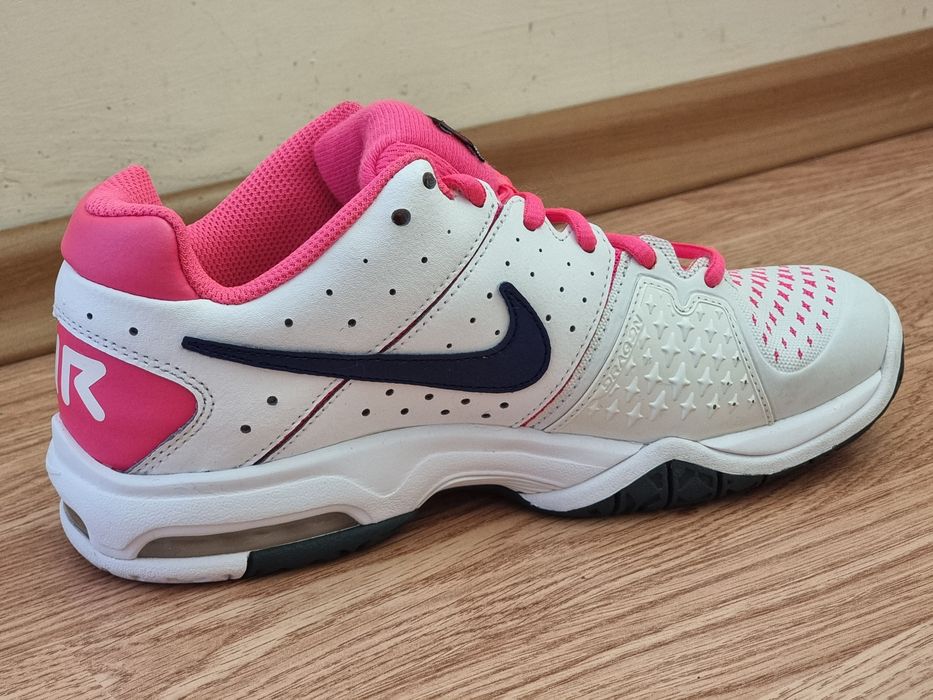 Нови Дамски Маратонки / Nike WMNS Air Cage Advantage - 38 Номер