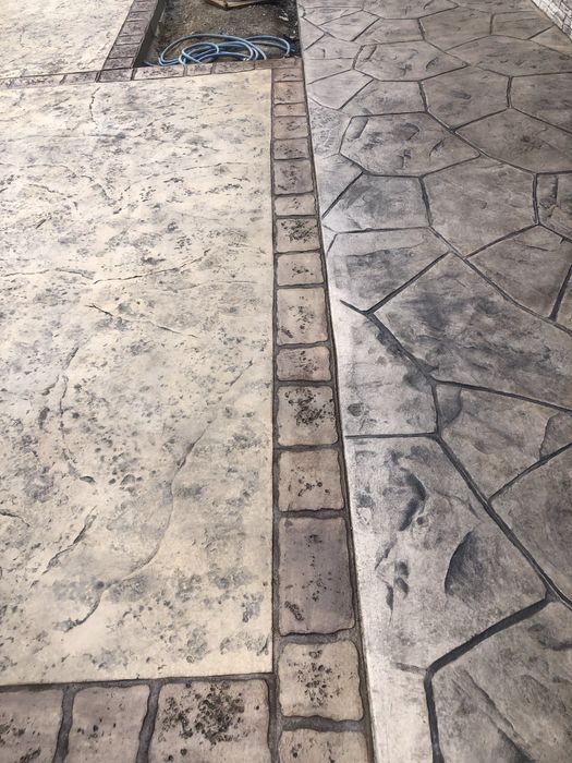 Щампован бетон тротоарни плочки бетонови огради