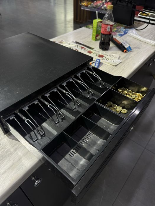 Продаётся денежный ящик для кассы