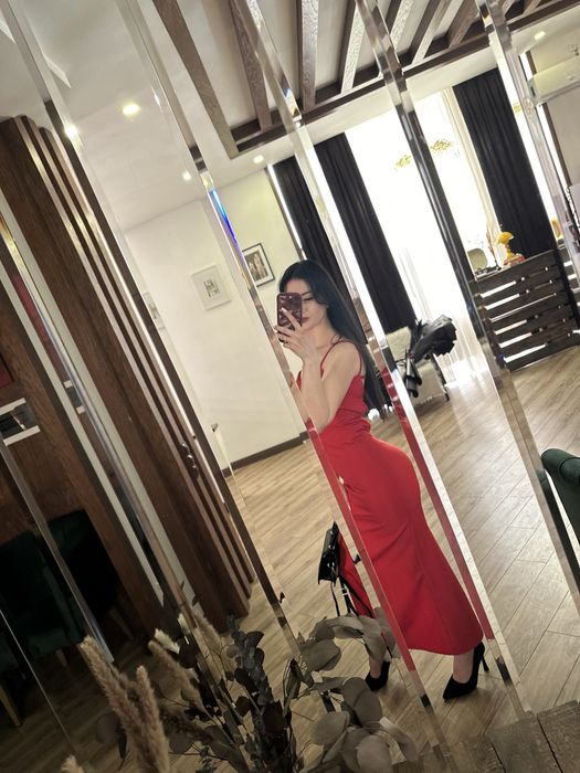 Платье вечернее красное