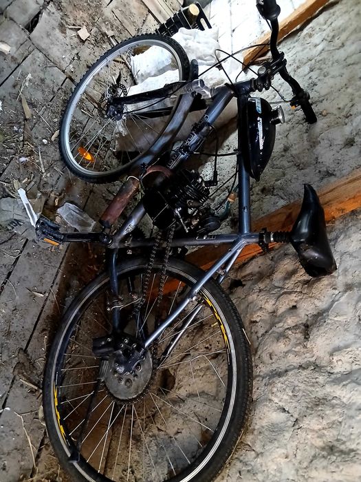 Bicicleta cu motor