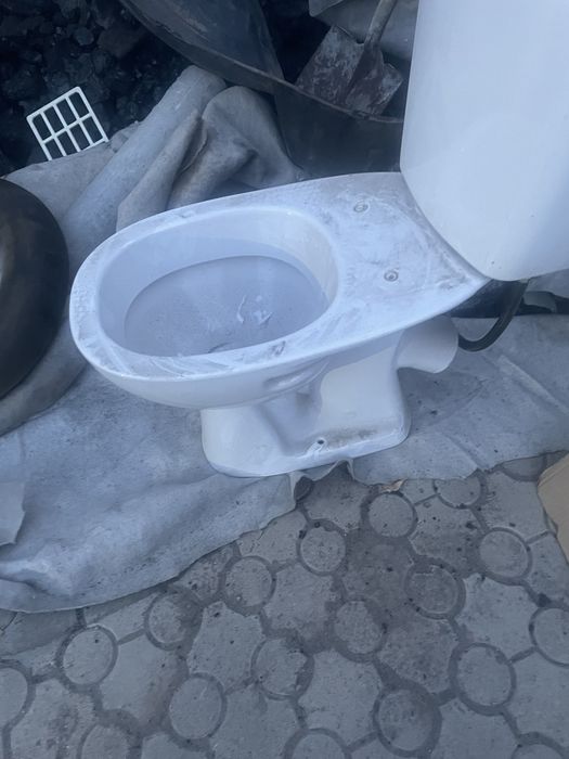Унитаз со сливным бочком