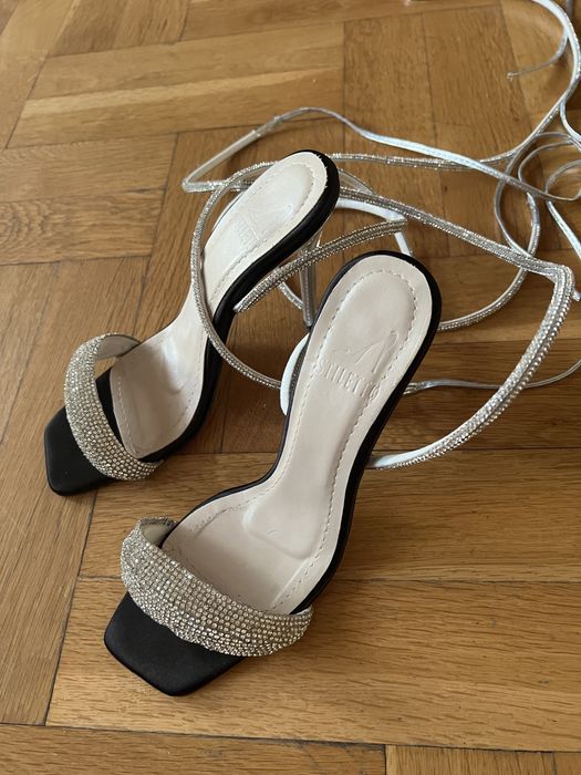 Stilleto shoes Високи обувки