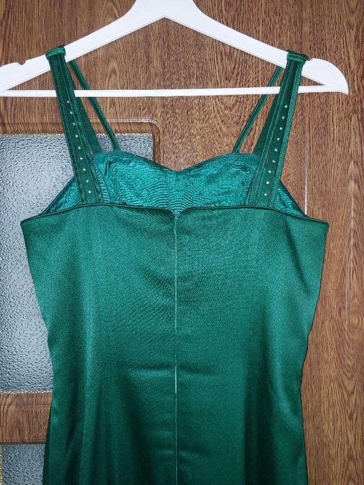 Официална зелена рокля