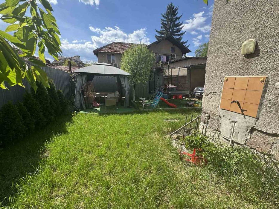 Продава къща гр Перник кв Ралица