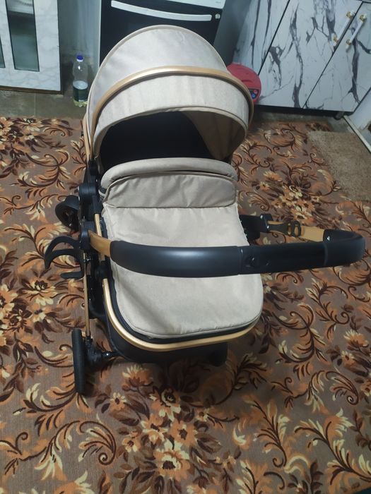 Продается новая коляска.