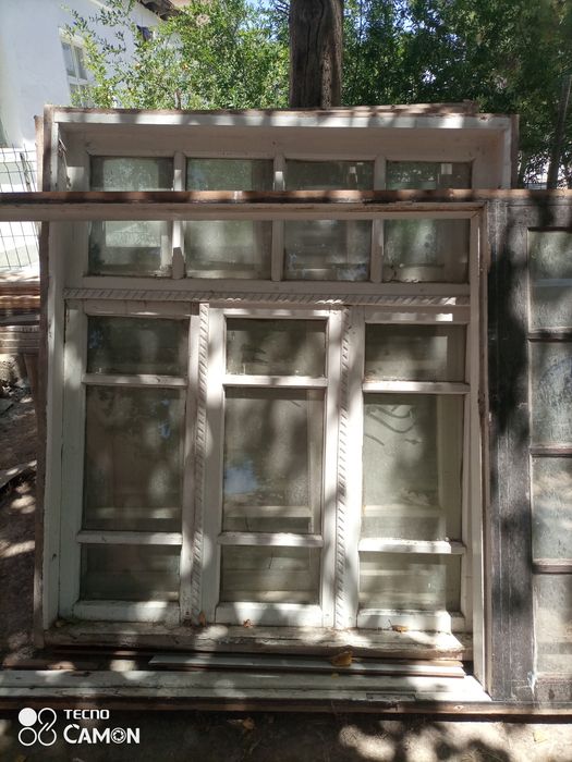 Ramka eshik sotiladi